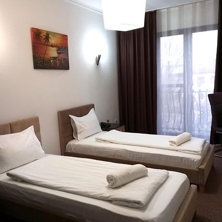 Rhc Royal Hotel Oradea Luaran gambar
