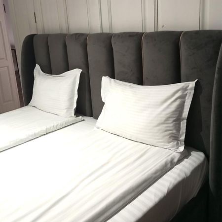 Rhc Royal Hotel Oradea Luaran gambar