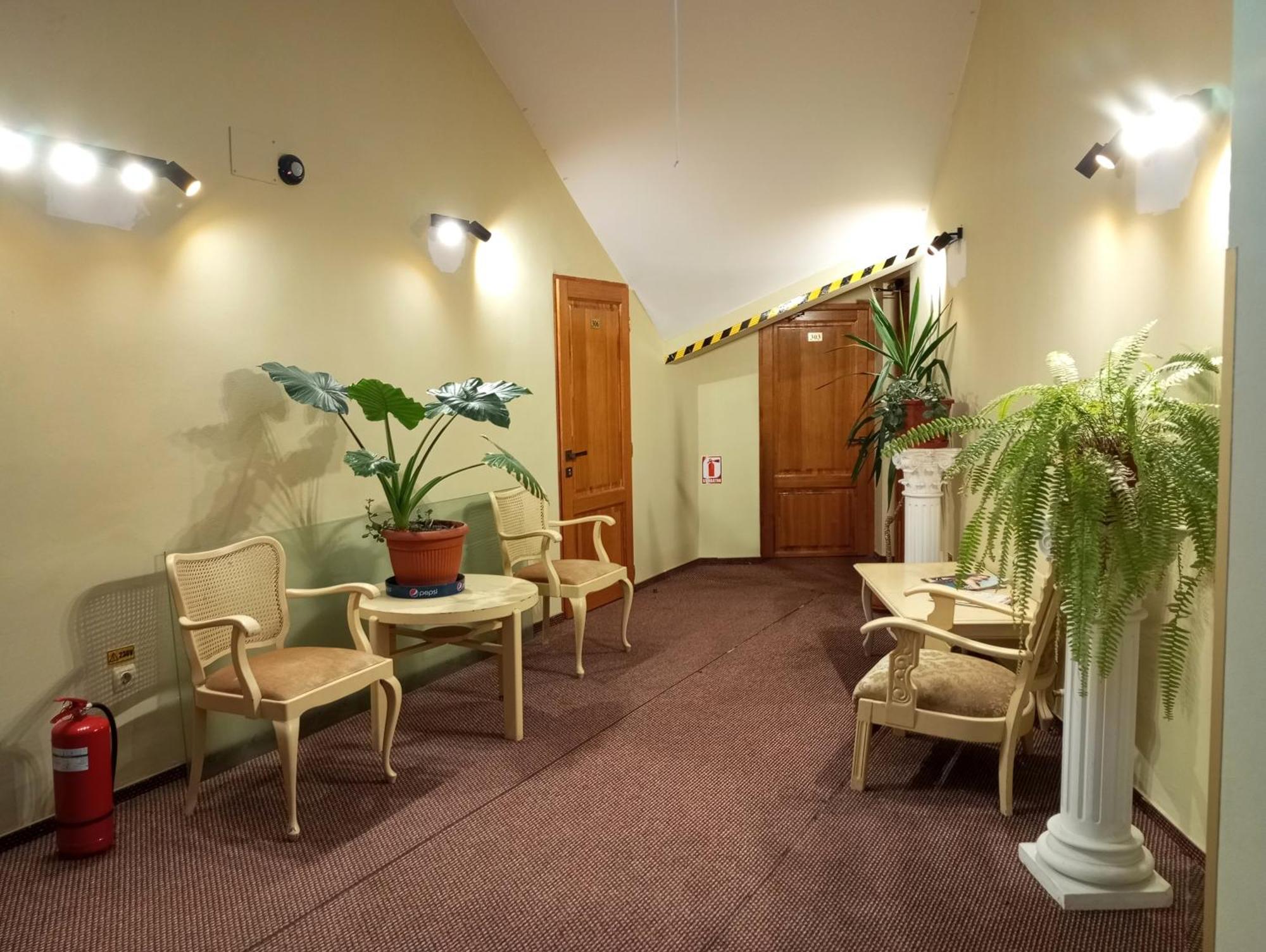 Rhc Royal Hotel Oradea Luaran gambar