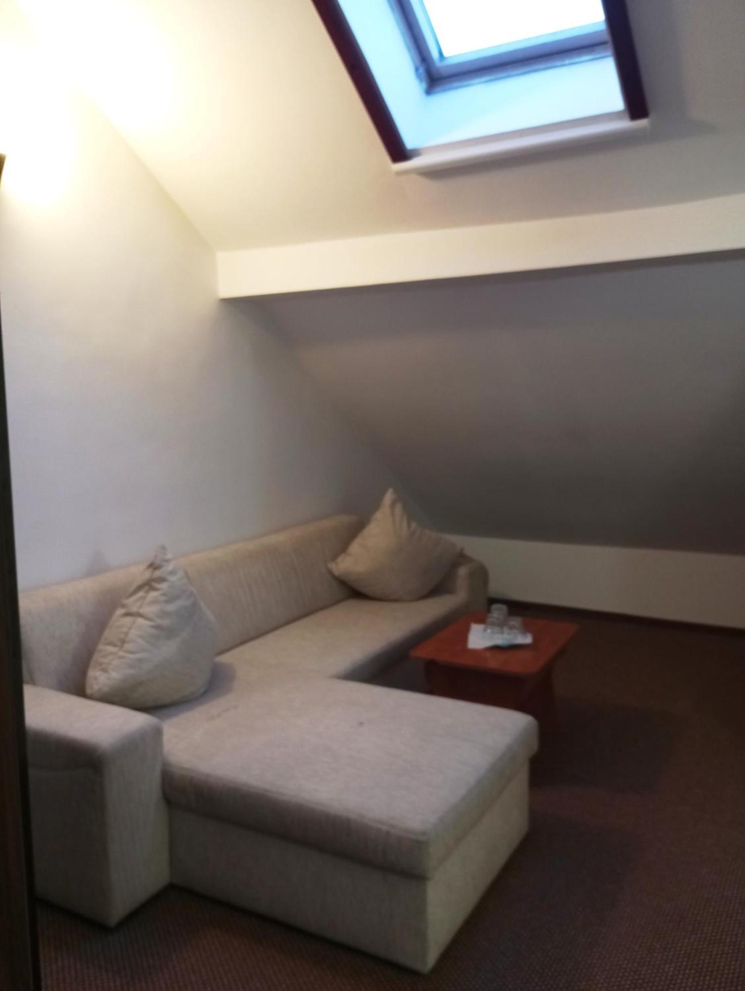 Rhc Royal Hotel Oradea Luaran gambar