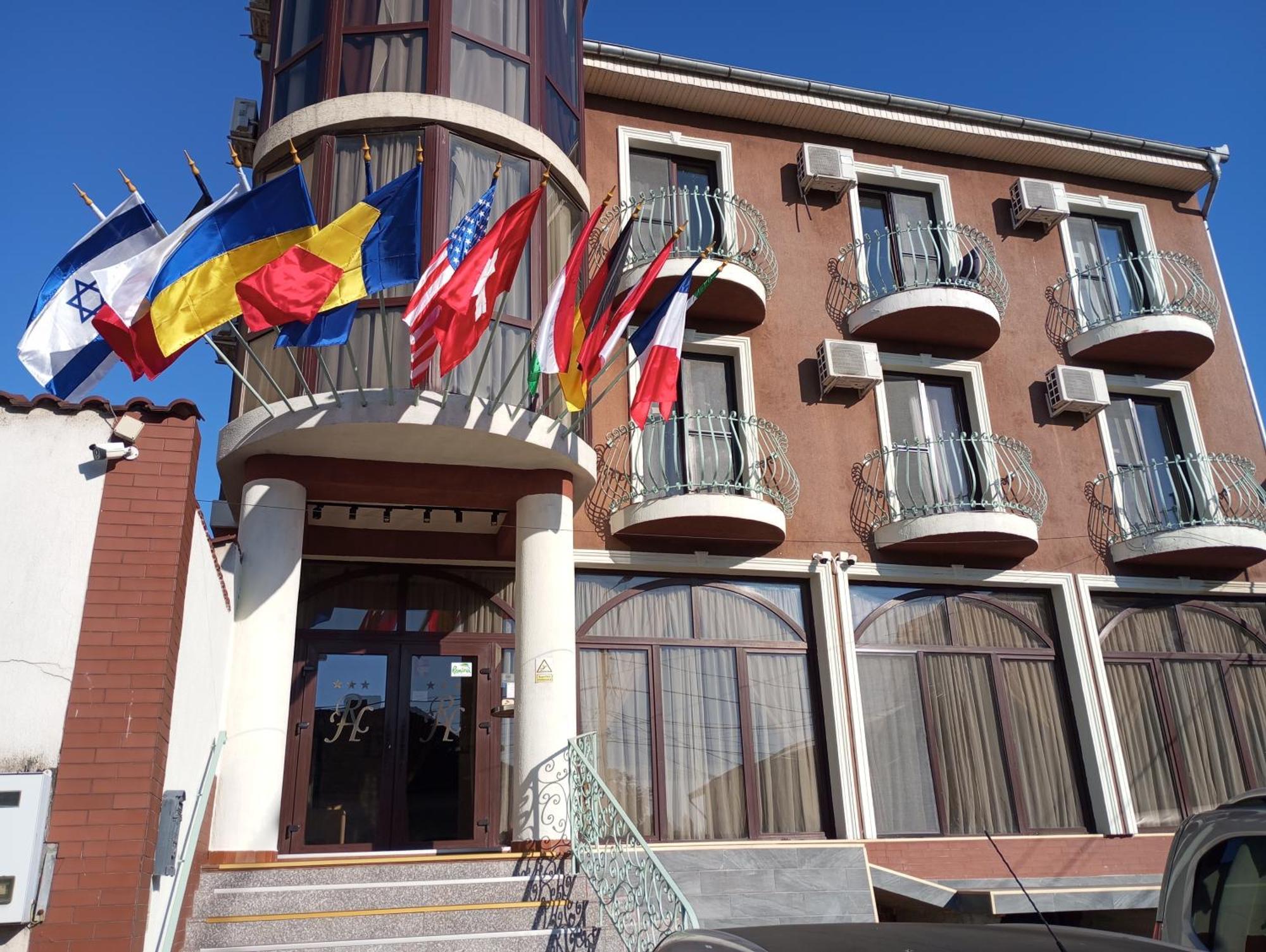 Rhc Royal Hotel Oradea Luaran gambar