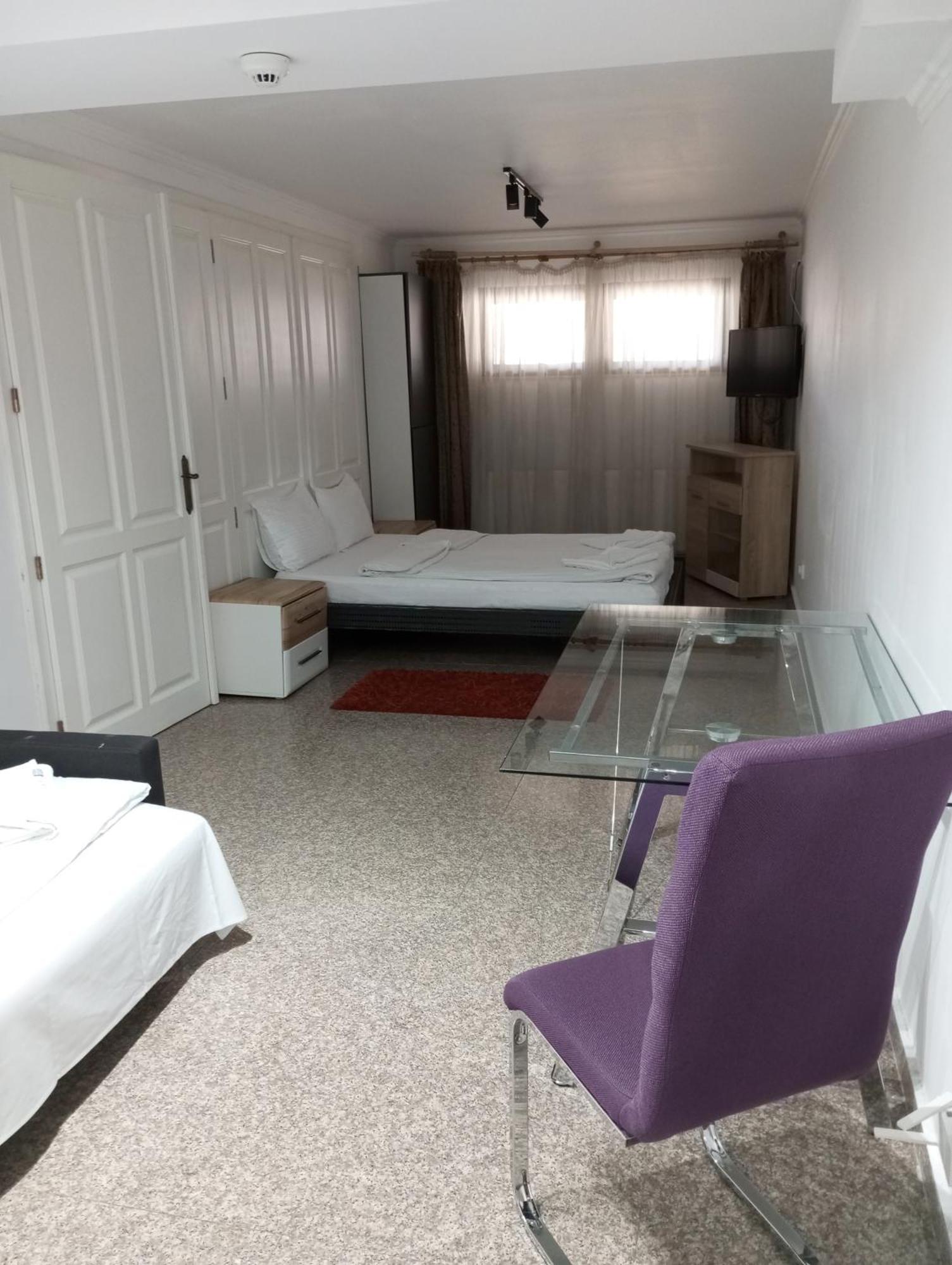 Rhc Royal Hotel Oradea Luaran gambar