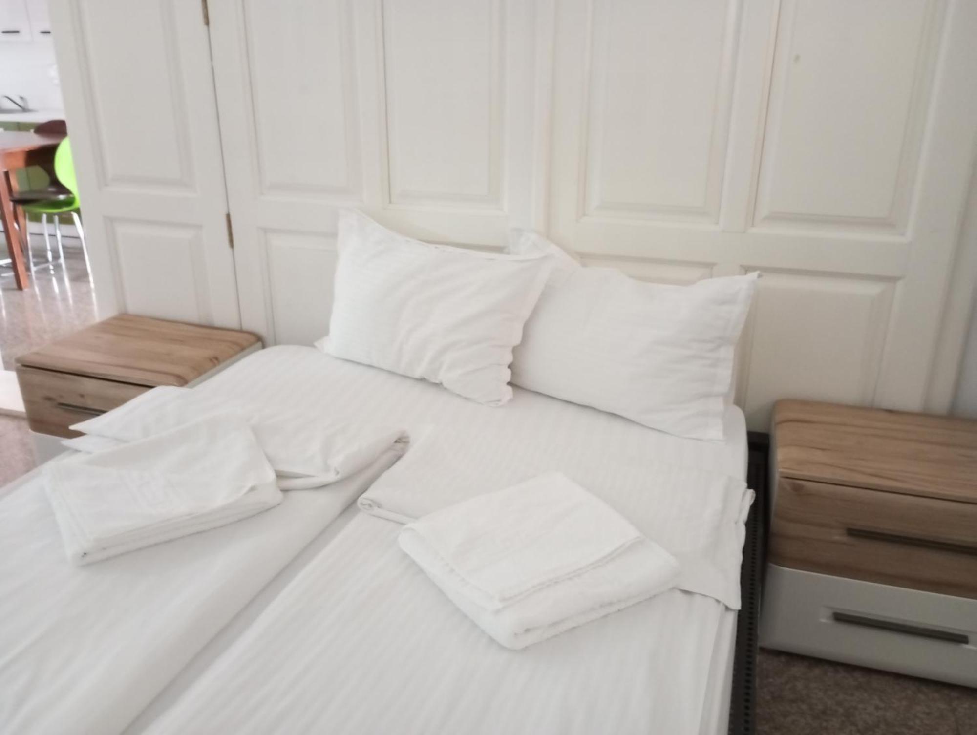 Rhc Royal Hotel Oradea Luaran gambar