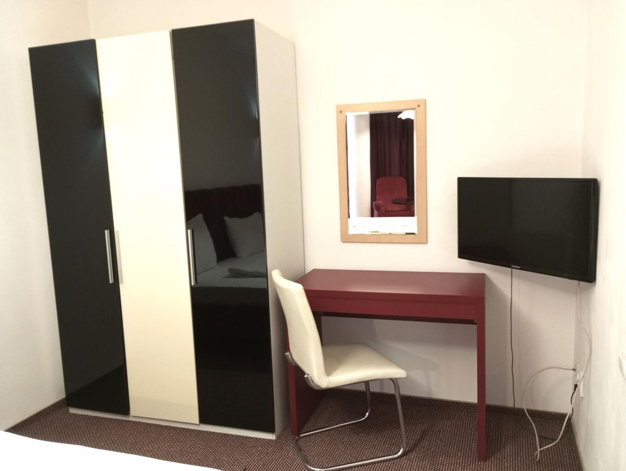 Rhc Royal Hotel Oradea Luaran gambar